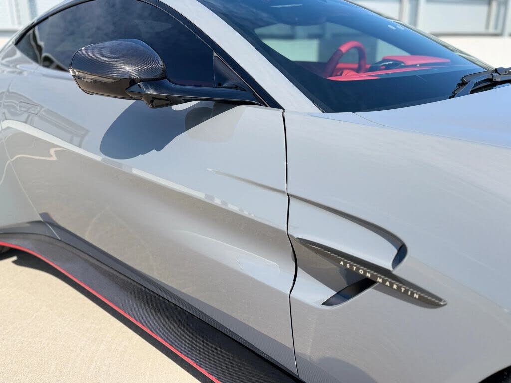 2025 Aston Martin Vantage Coupe RWD photo 20