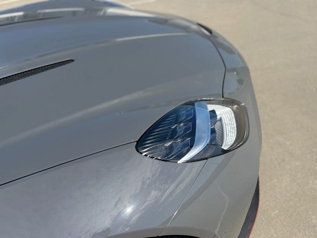2025 Aston Martin Vantage Coupe RWD photo 21