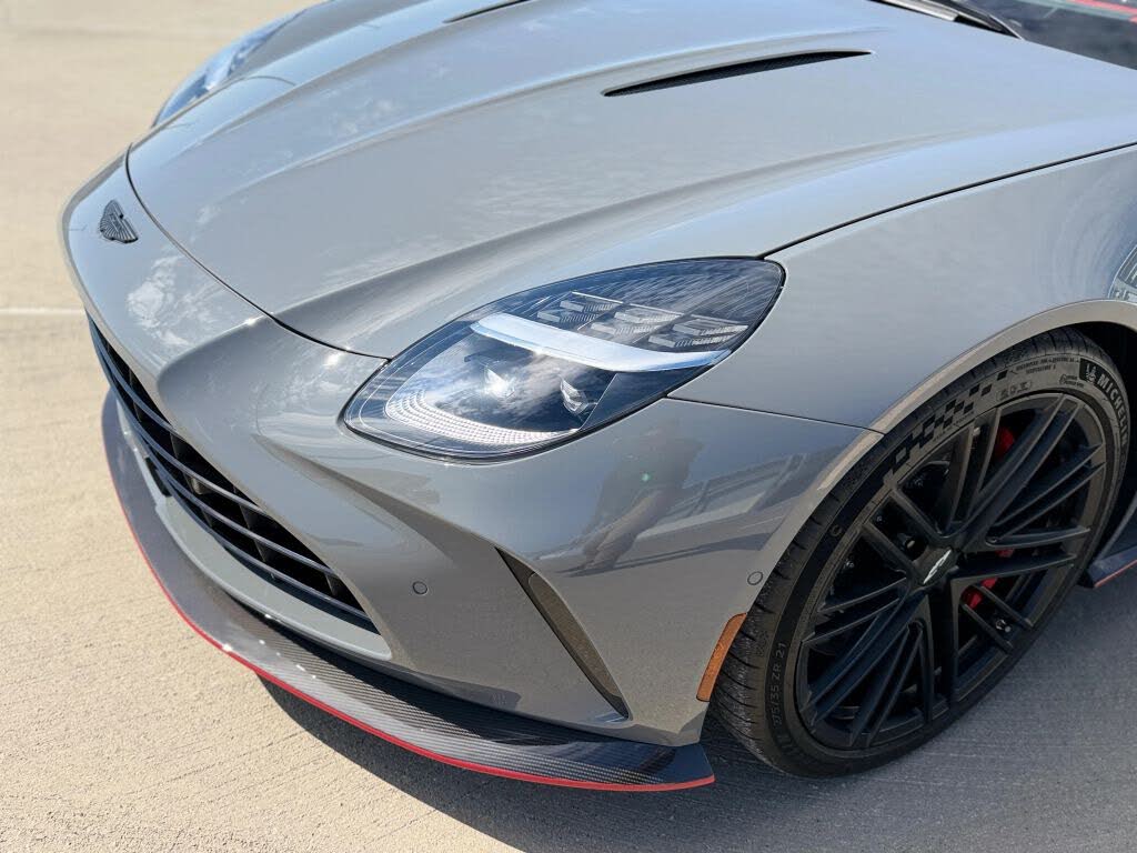 2025 Aston Martin Vantage Coupe RWD photo 24