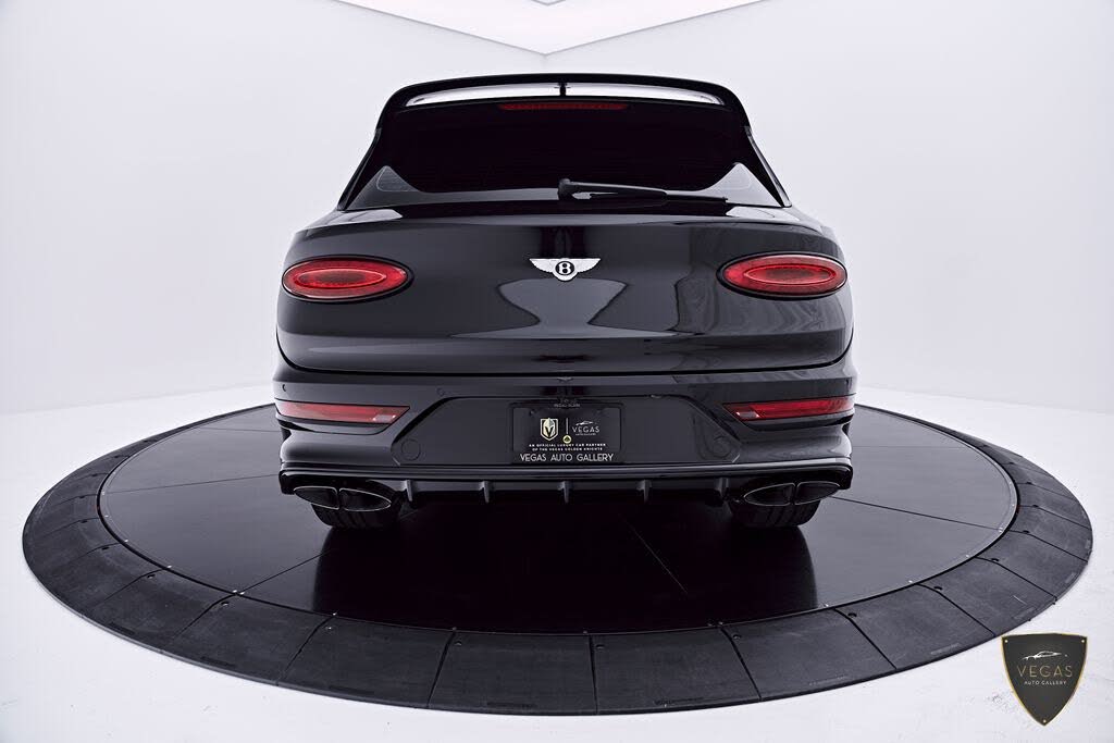 2024 Bentley Bentayga V8 AWD photo 11