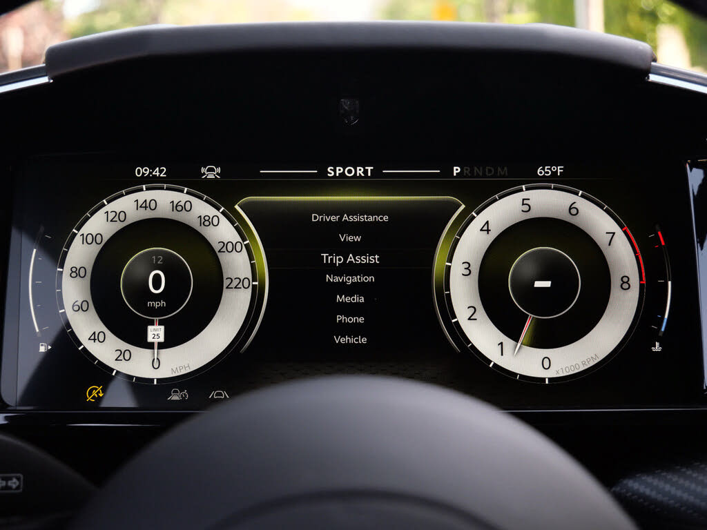 2026 Aston Martin Vantage S Coupe RWD photo 6