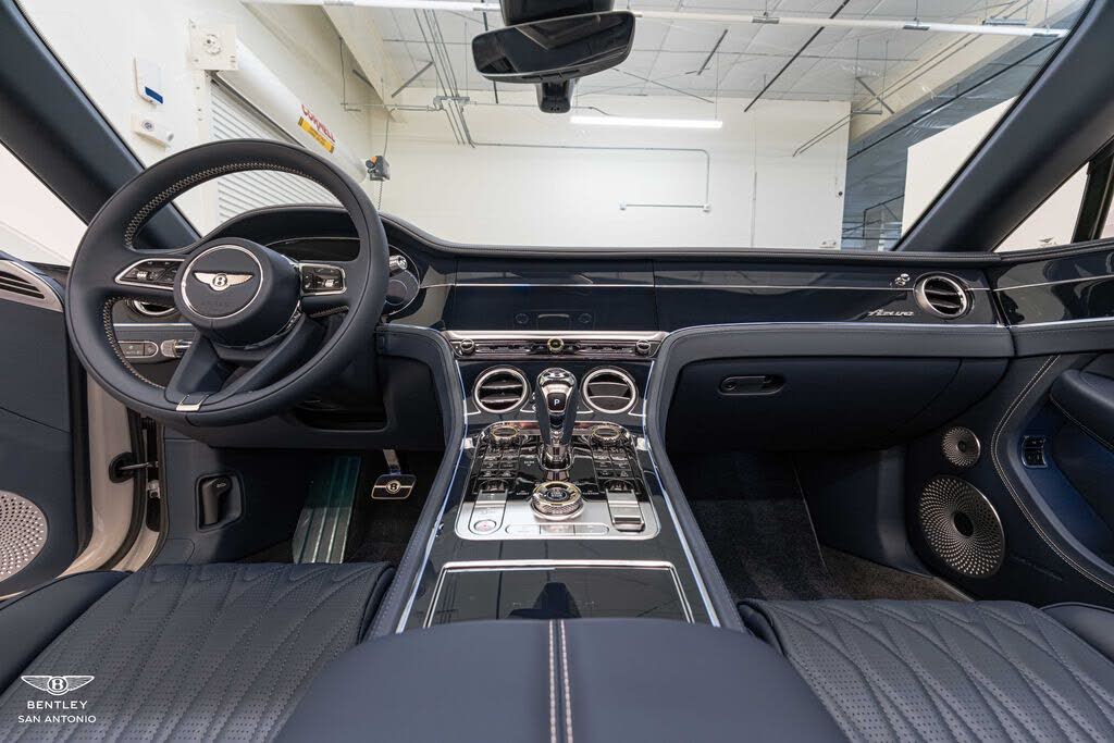 2026 Bentley Continental GTC Azure AWD photo 4