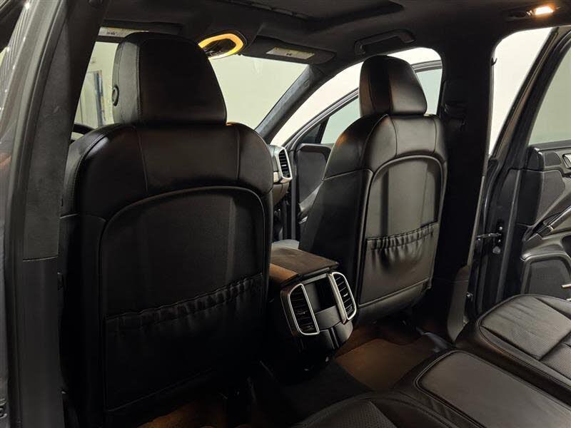 2014 Porsche Cayenne GTS AWD photo 18