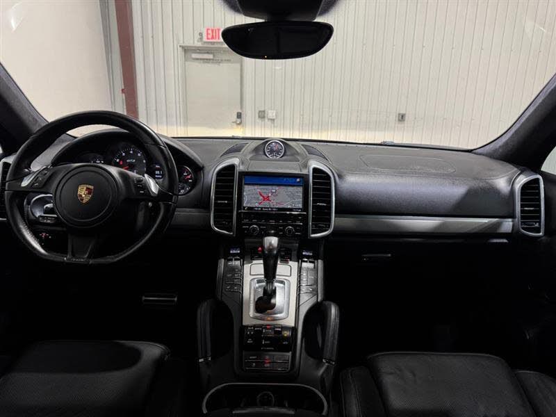 2014 Porsche Cayenne GTS AWD photo 19