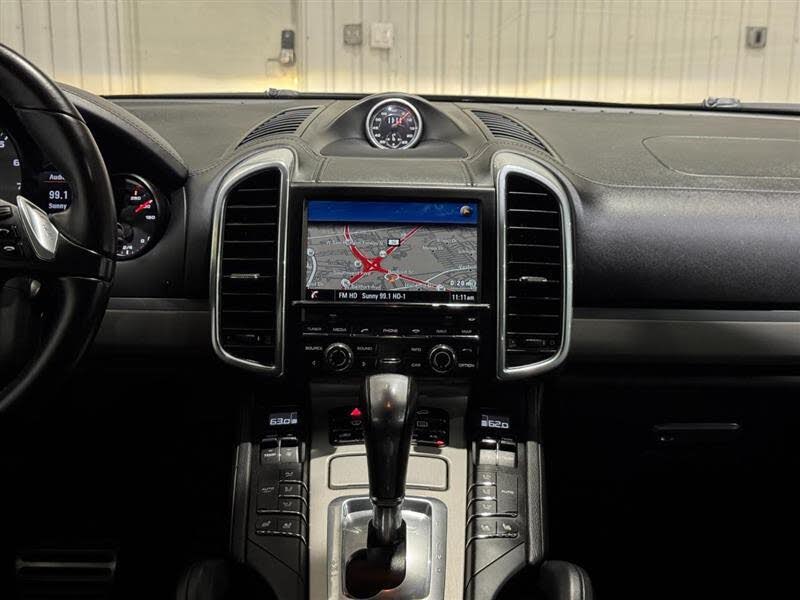 2014 Porsche Cayenne GTS AWD photo 20