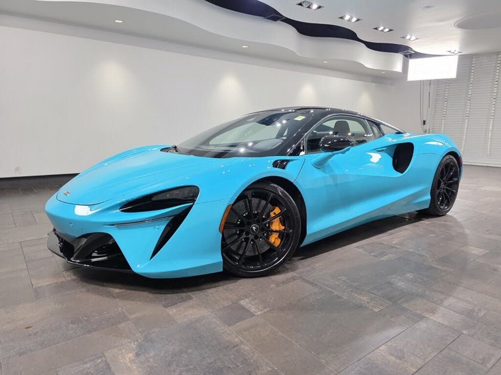 2025 McLaren Artura RWD