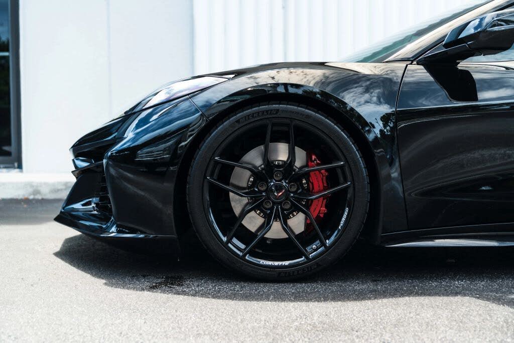 2025 Chevrolet Corvette Z06 1LZ Coupe RWD photo 13