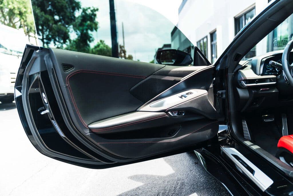 2025 Chevrolet Corvette Z06 1LZ Coupe RWD photo 18