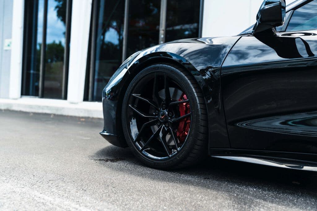 2025 Chevrolet Corvette Z06 1LZ Coupe RWD photo 4