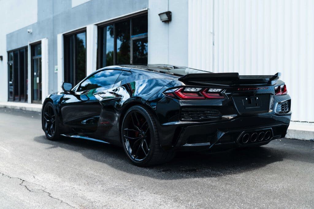 2025 Chevrolet Corvette Z06 1LZ Coupe RWD photo 7