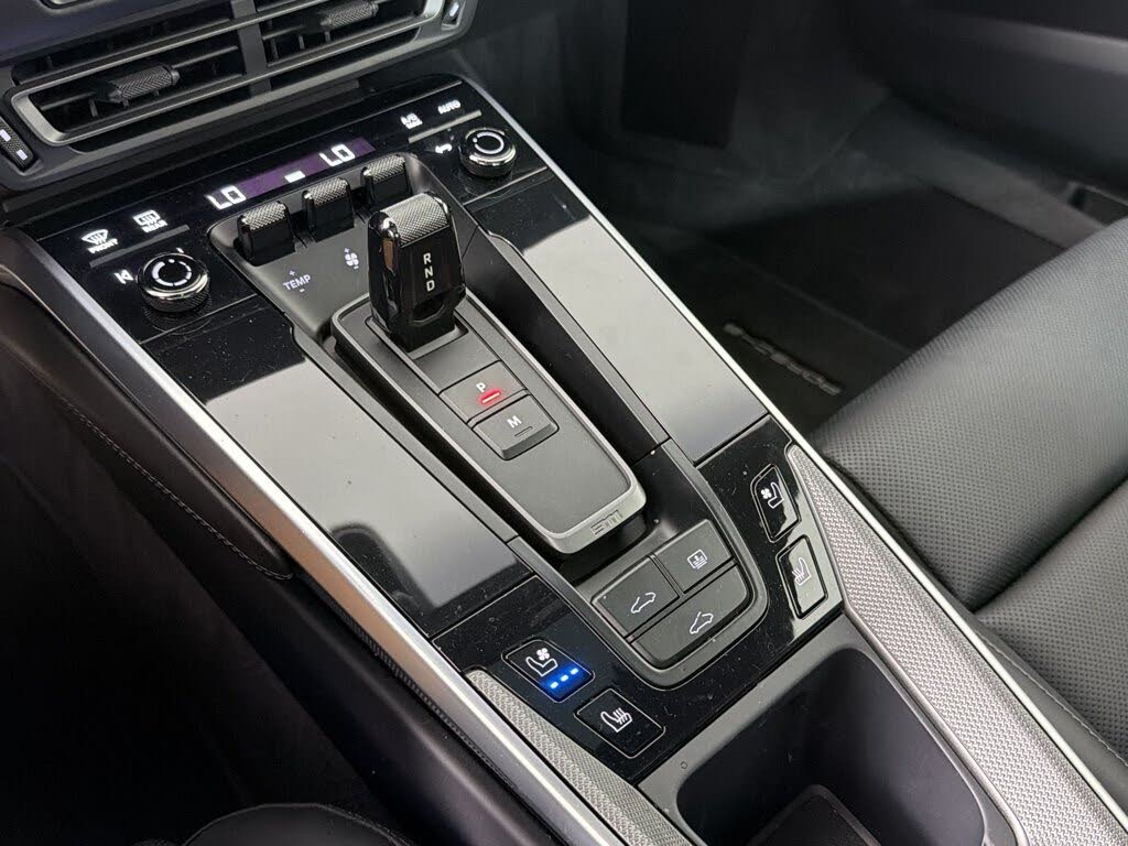 2022 Porsche 911 Turbo Coupe AWD photo 18 of 24