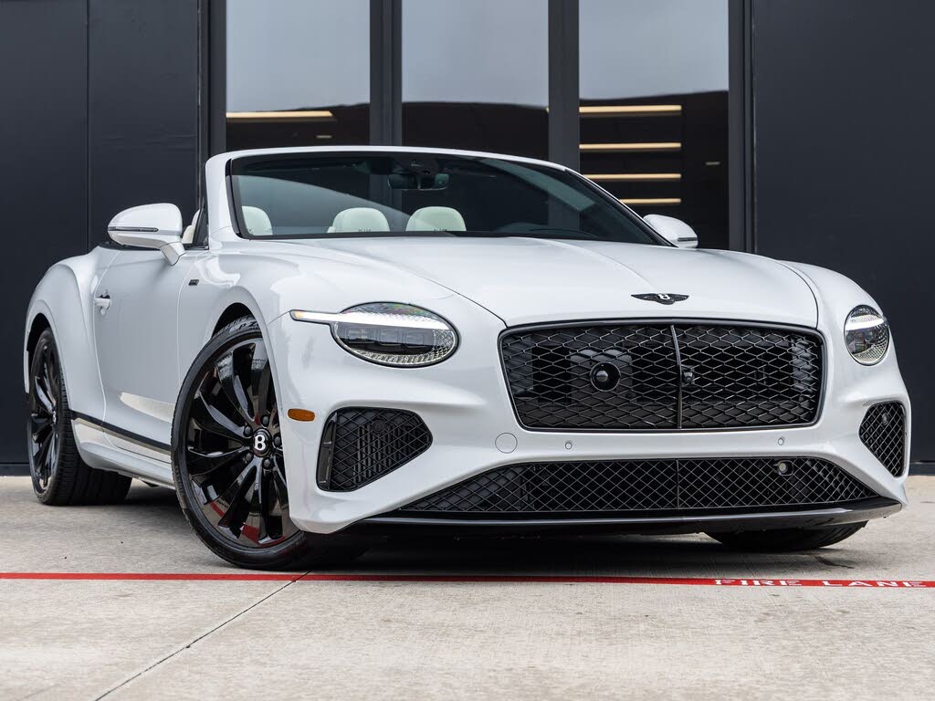 2025 Bentley Continental GTC Black Edition AWD photo 2