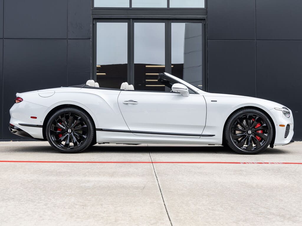 2025 Bentley Continental GTC Black Edition AWD photo 11