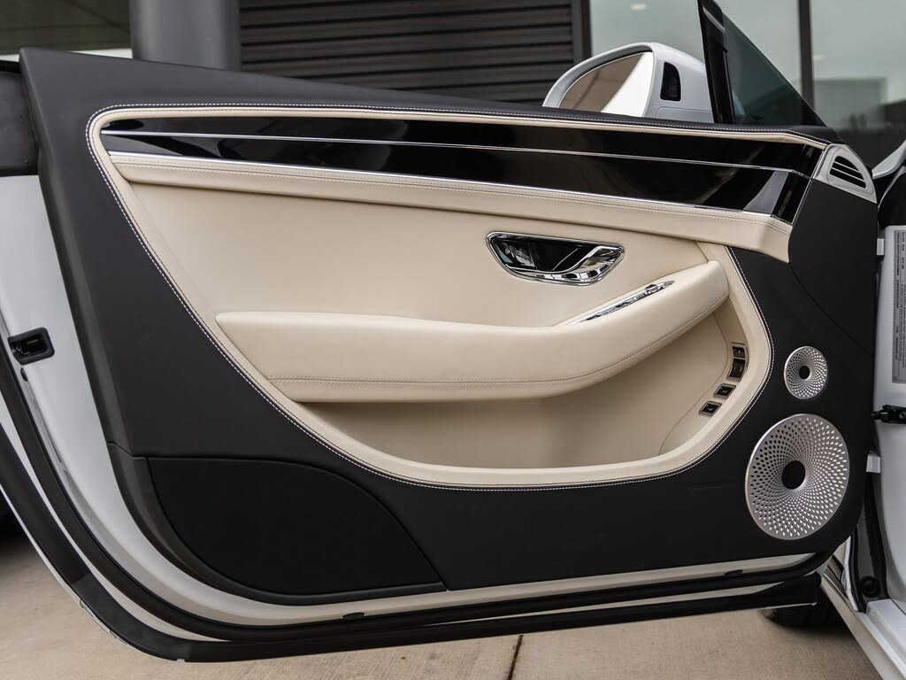 2025 Bentley Continental GTC Black Edition AWD photo 23