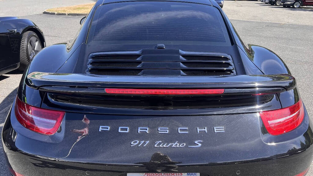 2016 Porsche 911 Turbo S Coupe AWD photo 9 of 12