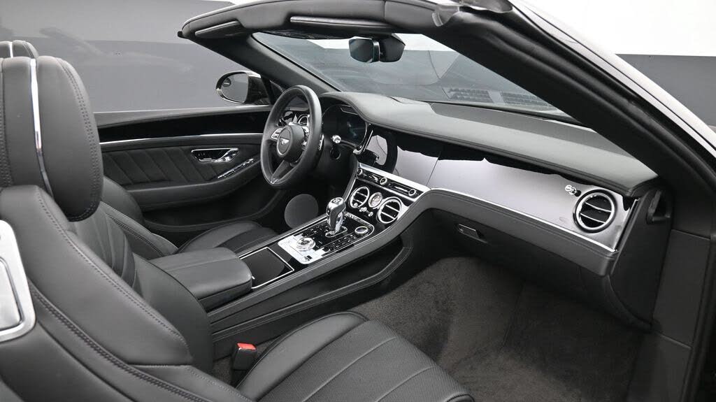 2024 Bentley Continental GTC V8 AWD photo 2