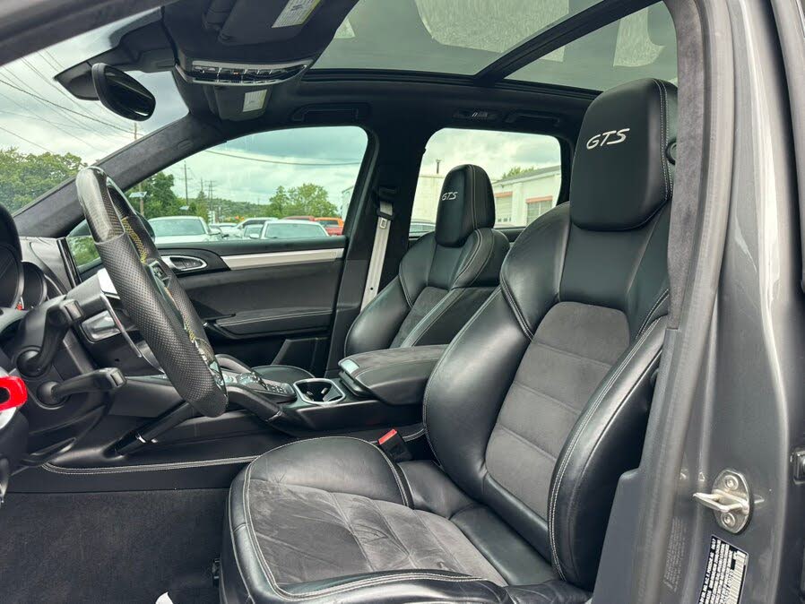 2018 Porsche Cayenne GTS AWD photo 12