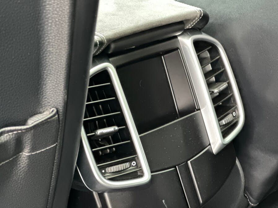 2018 Porsche Cayenne GTS AWD photo 18