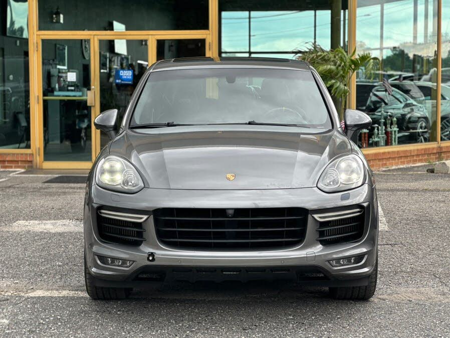 2018 Porsche Cayenne GTS AWD photo 3