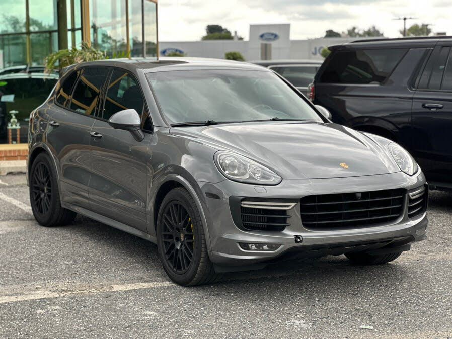 2018 Porsche Cayenne GTS AWD photo 4