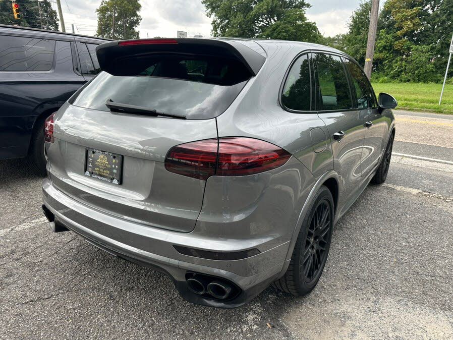 2018 Porsche Cayenne GTS AWD photo 5
