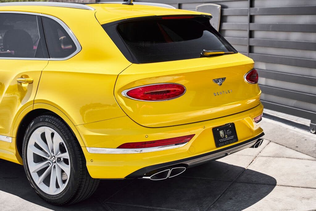 2023 Bentley Bentayga Azure V8 AWD photo 9