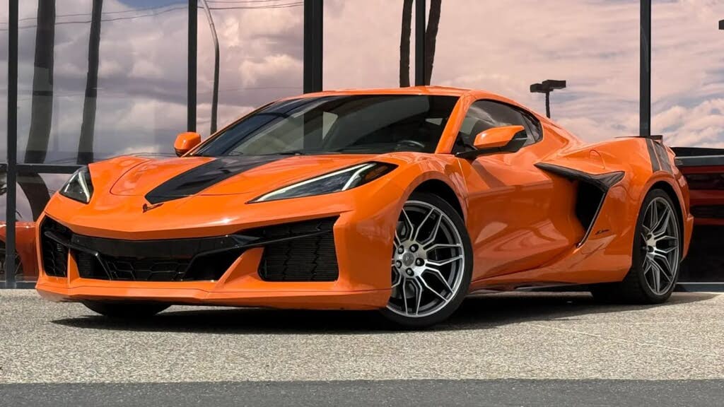 2023 Chevrolet Corvette Z06 3LZ Coupe RWD photo 2