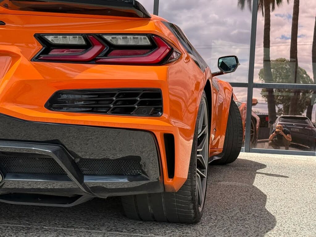 2023 Chevrolet Corvette Z06 3LZ Coupe RWD photo 11