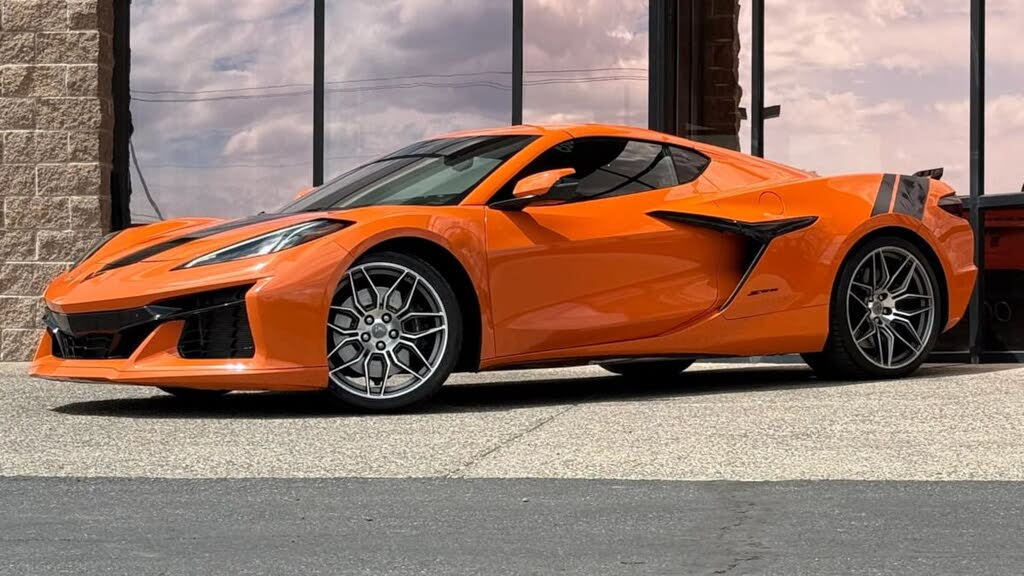 2023 Chevrolet Corvette Z06 3LZ Coupe RWD photo 3