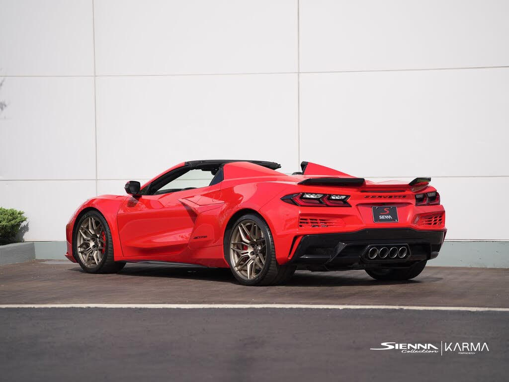 2025 Chevrolet Corvette Z06 1LZ Convertible RWD photo 11