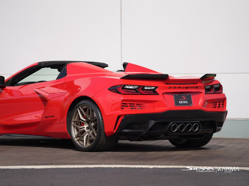 2025 Chevrolet Corvette Z06 1LZ Convertible RWD photo 12