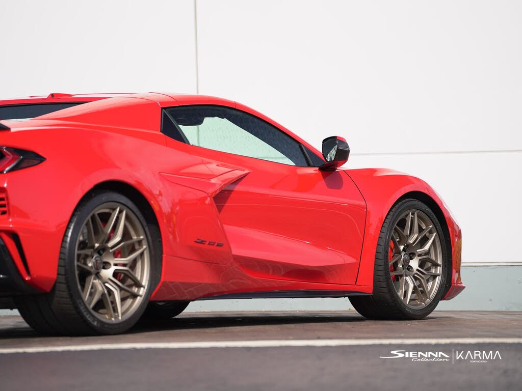 2025 Chevrolet Corvette Z06 1LZ Convertible RWD photo 19