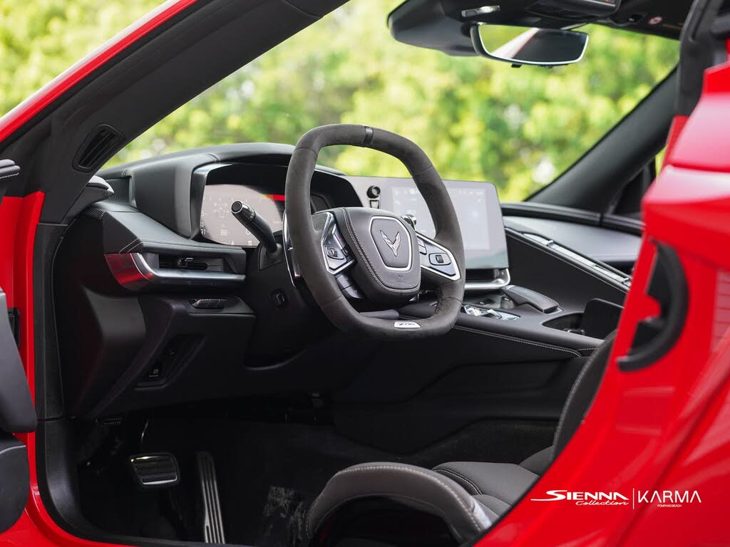 2025 Chevrolet Corvette Z06 1LZ Convertible RWD photo 3