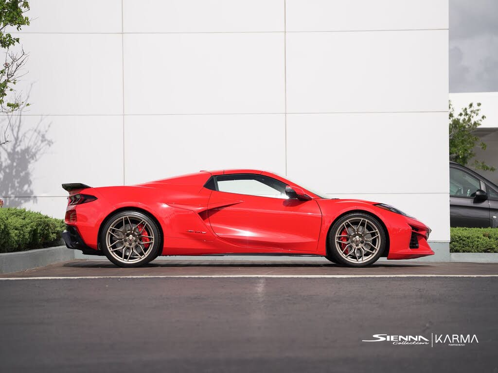 2025 Chevrolet Corvette Z06 1LZ Convertible RWD photo 23