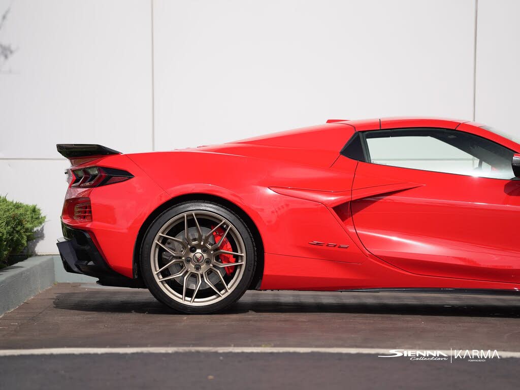 2025 Chevrolet Corvette Z06 1LZ Convertible RWD photo 24