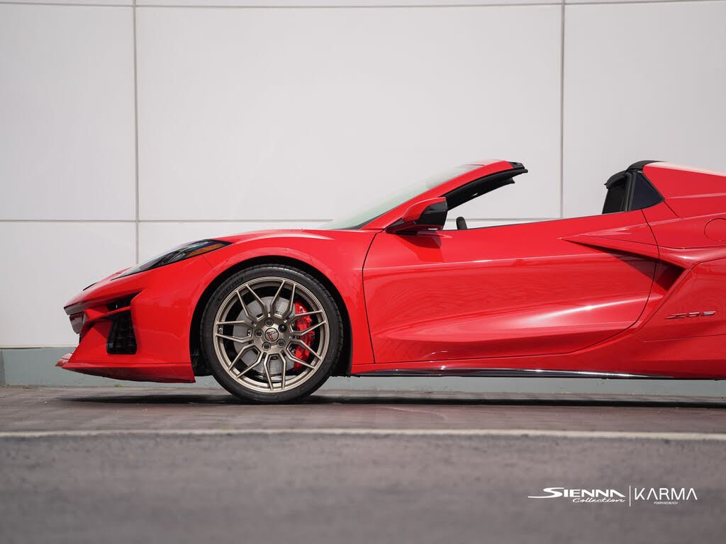 2025 Chevrolet Corvette Z06 1LZ Convertible RWD photo 5