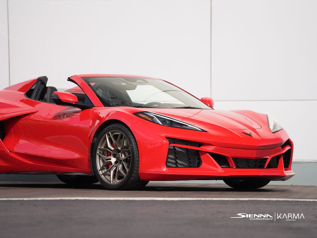 2025 Chevrolet Corvette Z06 1LZ Convertible RWD photo 8