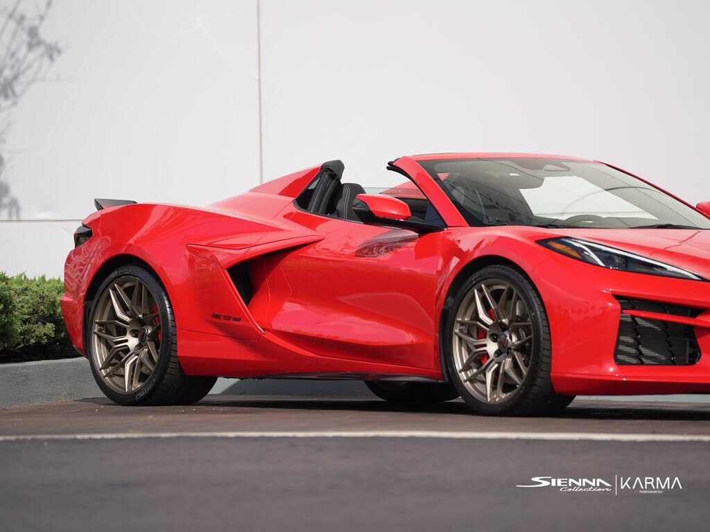 2025 Chevrolet Corvette Z06 1LZ Convertible RWD photo 9