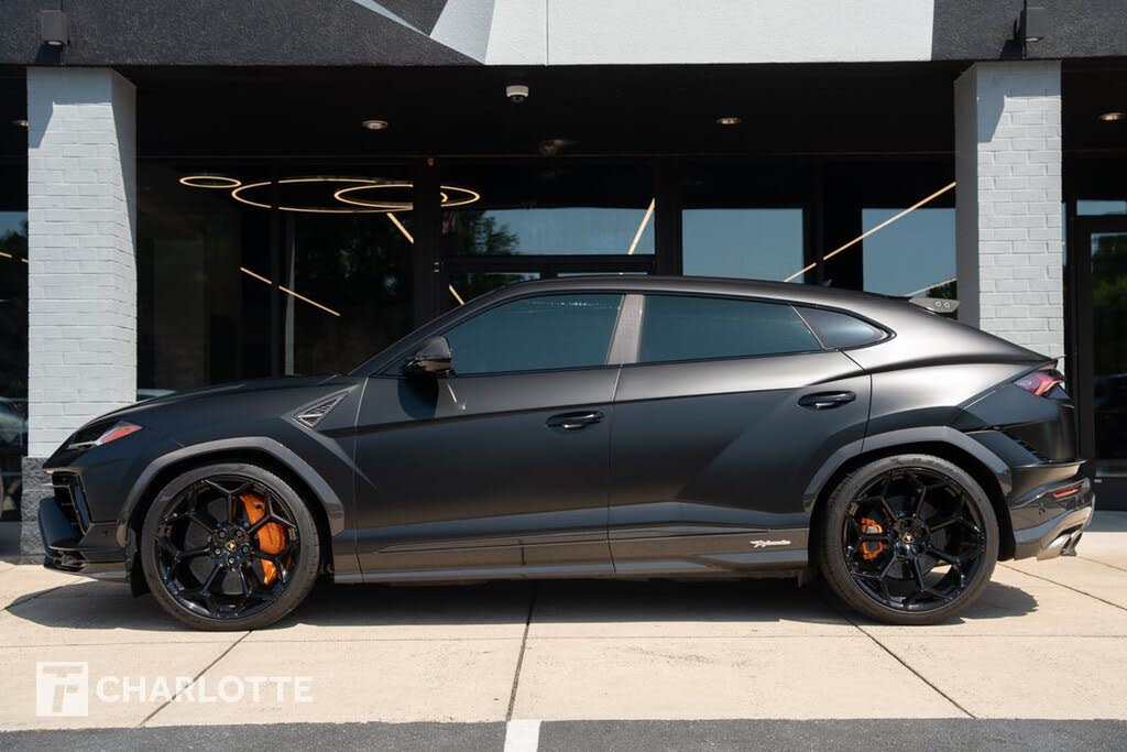 2023 Lamborghini Urus Performante AWD