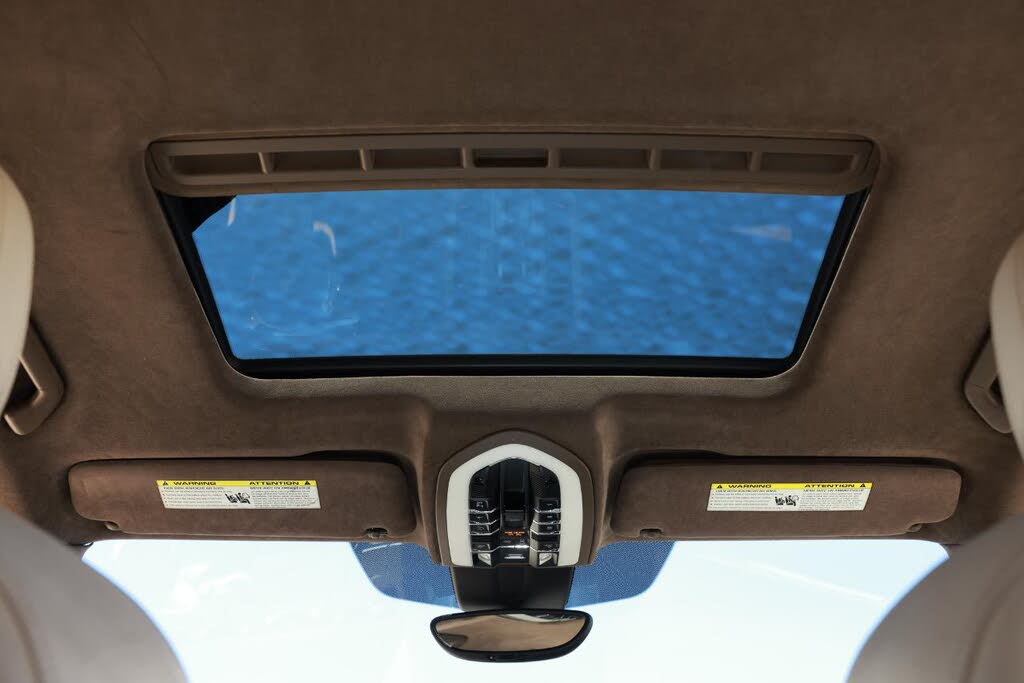 2014 Porsche Cayenne GTS AWD photo 24