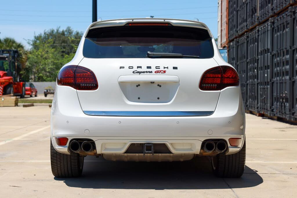 2014 Porsche Cayenne GTS AWD photo 9