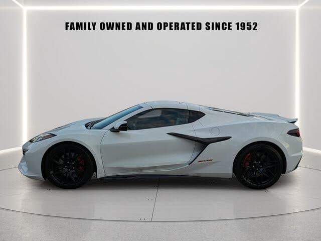 2025 Chevrolet Corvette Z06 1LZ Coupe RWD photo 2