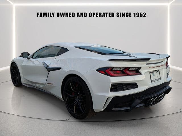 2025 Chevrolet Corvette Z06 1LZ Coupe RWD photo 3