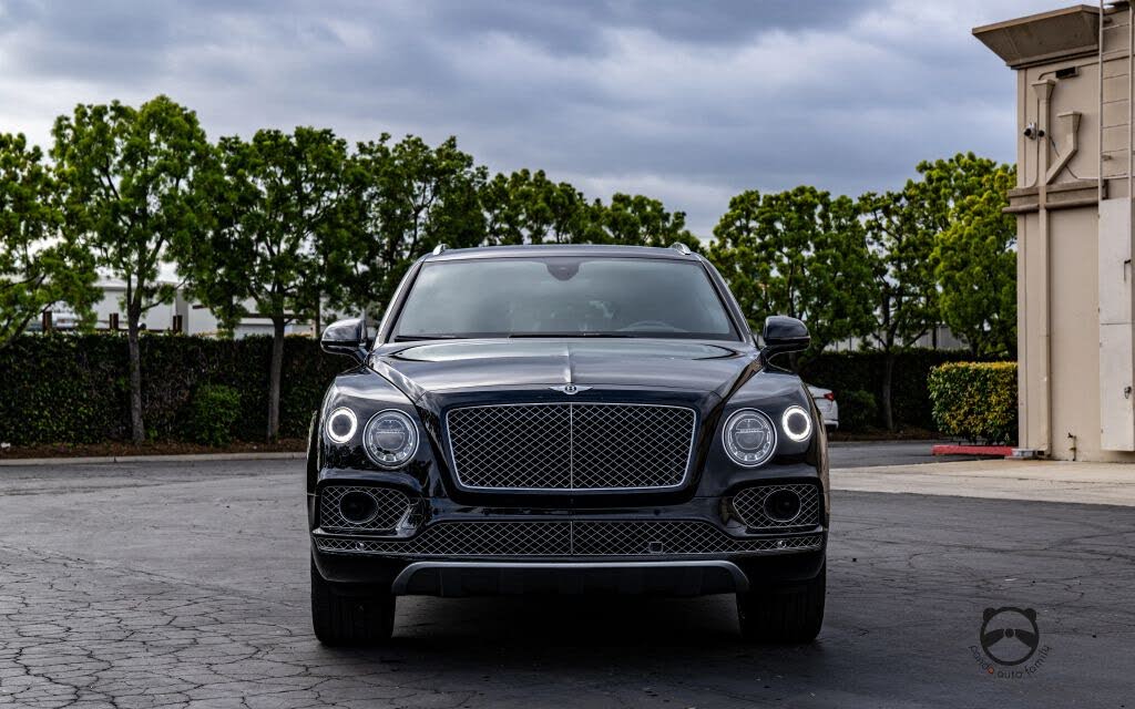 2018 Bentley Bentayga W12 Signature Edition AWD photo 2