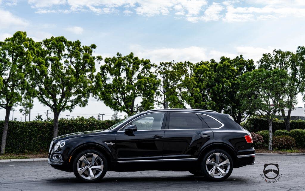 2018 Bentley Bentayga W12 Signature Edition AWD photo 3
