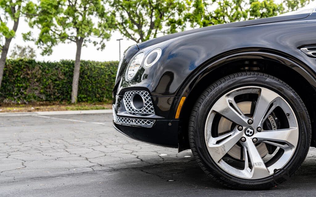 2018 Bentley Bentayga W12 Signature Edition AWD photo 6