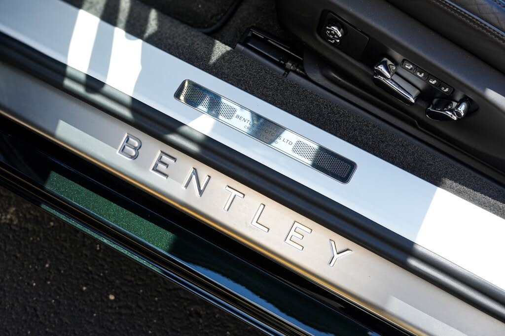 2022 Bentley Continental GTC V8 AWD photo 17