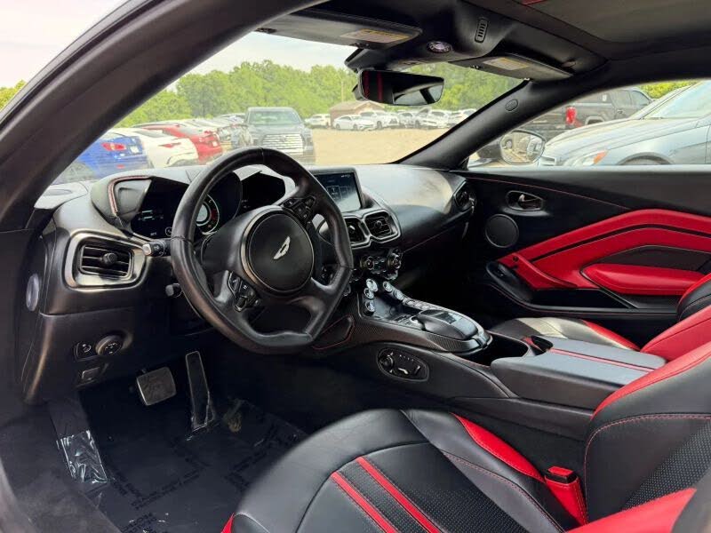 2019 Aston Martin Vantage RWD photo 14