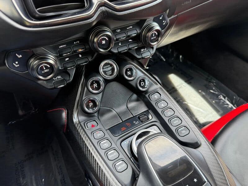 2019 Aston Martin Vantage RWD photo 17