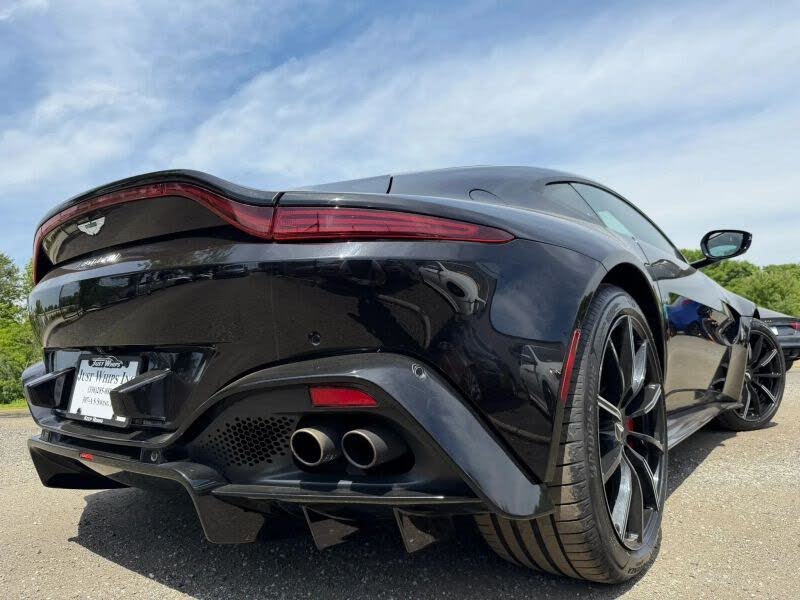 2019 Aston Martin Vantage RWD photo 6